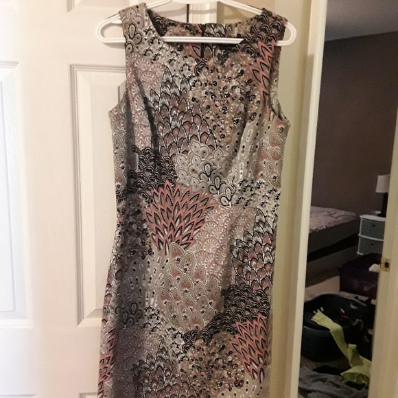 Dress - Picture 2 of 4